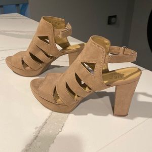 Naturalizer Sandals
